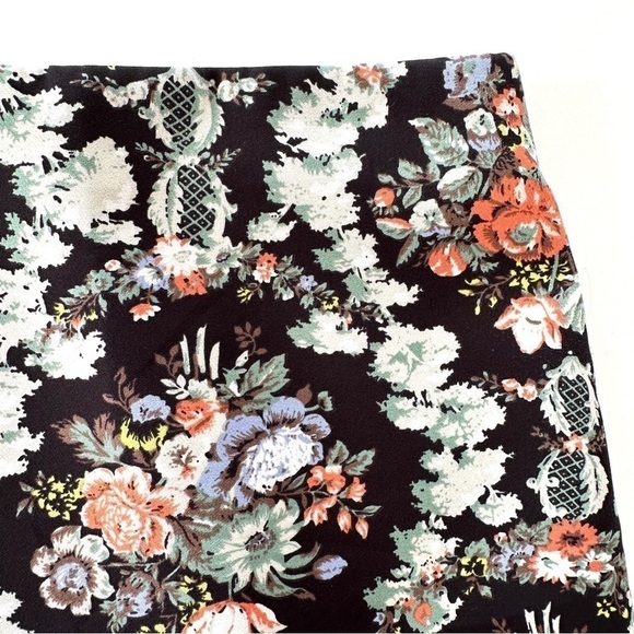 Philosophy pencil  skirt, midi length, in a floral print, unlined - Picture 5 of 11